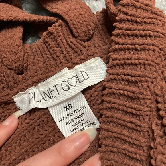 sweater - Picture 2 of 2